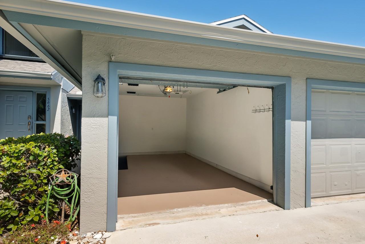 5662 Se Schooner Oaks Way - Photo 6 of 40