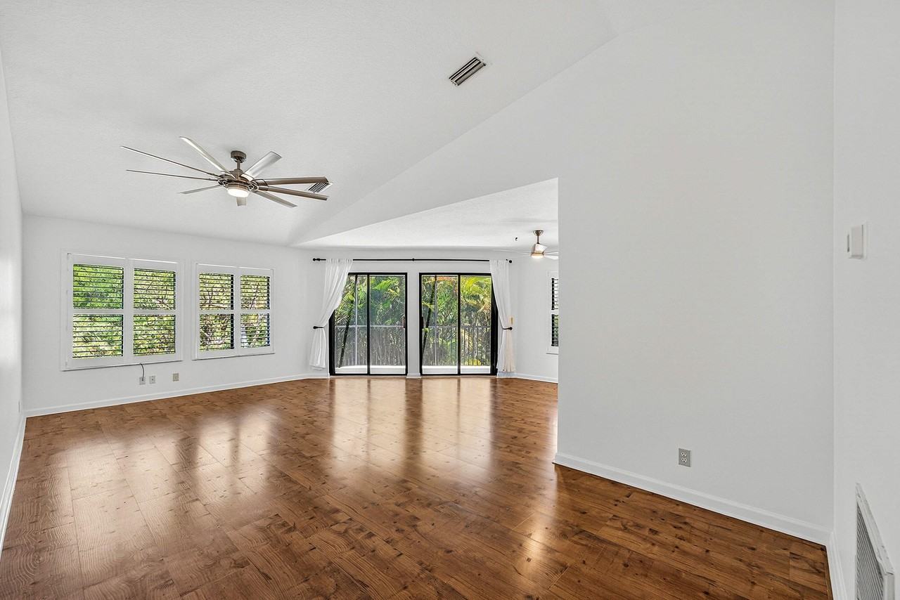 5662 Se Schooner Oaks Way - Photo 7 of 40