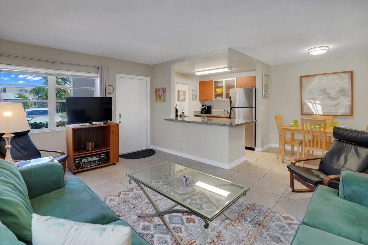 3212 Ne 9th St #A104 - Photo 3 of 22