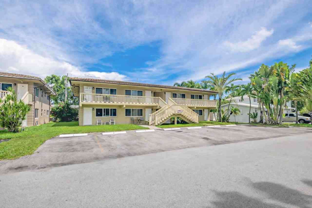 2131 Ne 40th Ct #1 - Photo 2 of 16