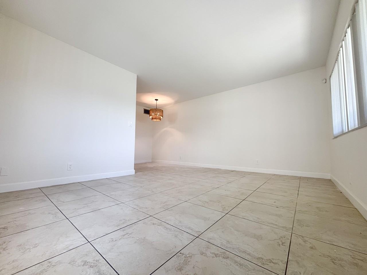 2131 Ne 40th Ct #1 - Photo 5 of 16