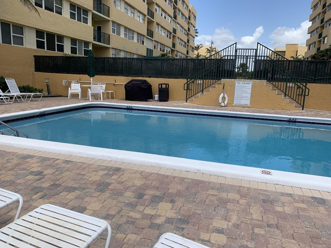 1237 S Hillsboro Mile Hillsboro Mile N #601 - Photo 3 of 4