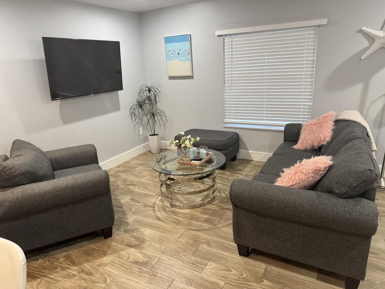 601 N E St - Photo 4 of 31