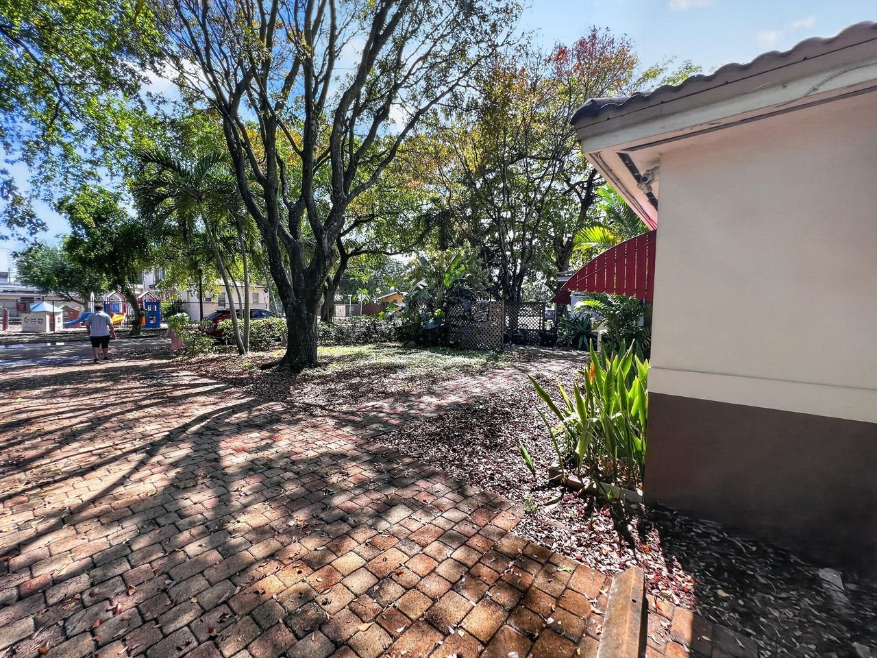1857 Buchanan St #7 - Photo 5 of 17