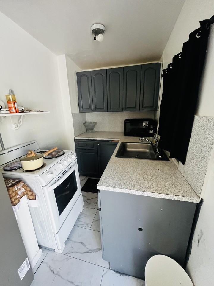 19530 Nw 11th Ave - Photo 3 of 6