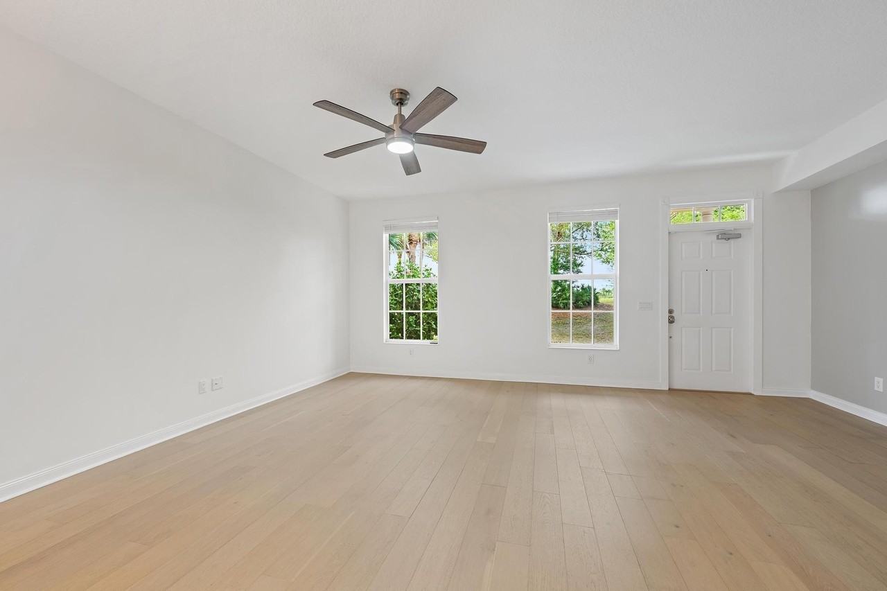 136 Ashley Ct - Photo 5 of 26