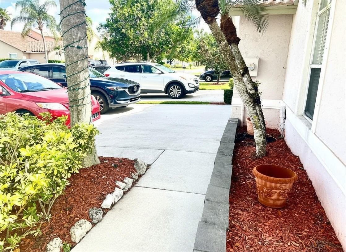 10614 Lake Shore Dr - Photo 3 of 48