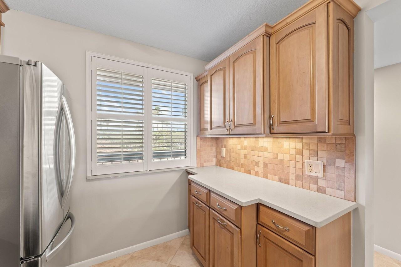 601 S Seas Dr #203 - Photo 4 of 36