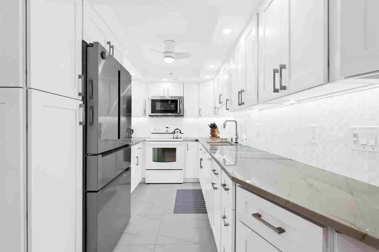 3215 S Ocean Blvd #508 - Photo 3 of 24