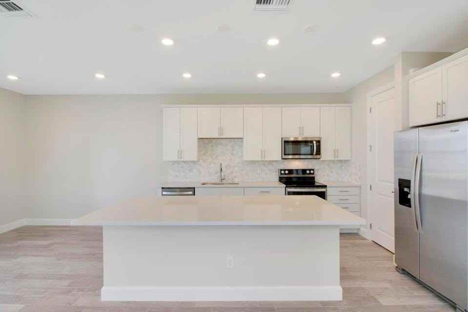 1875 Se Ocean Cove Way - Photo 6 of 37