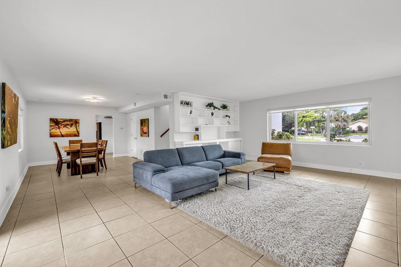 2812 Ne 27th St - Photo 6 of 41