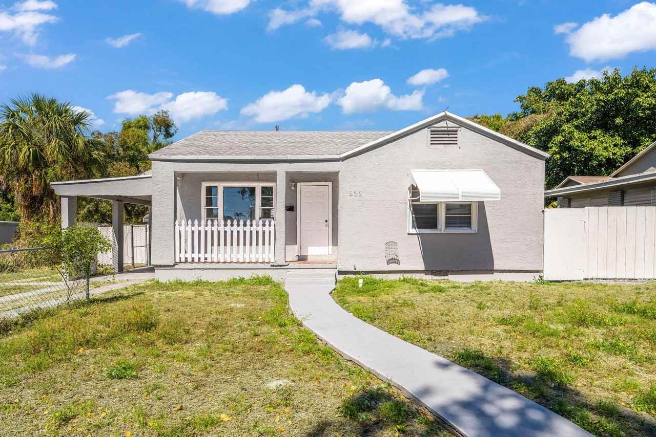 933 30th Ct - Photo 5 of 19