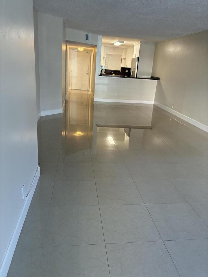 2955 Riverside Dr #103 - Photo 3 of 26