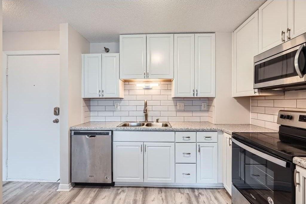 66 9th St E #1305 - Photo 4 of 7