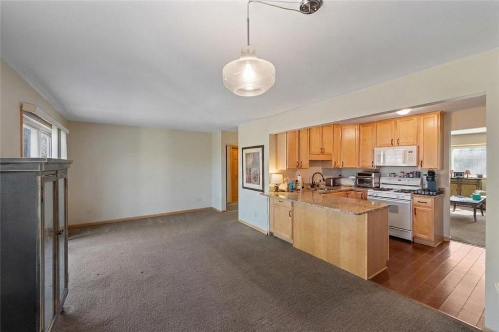 304 Pondridge Cir - Photo 5 of 21