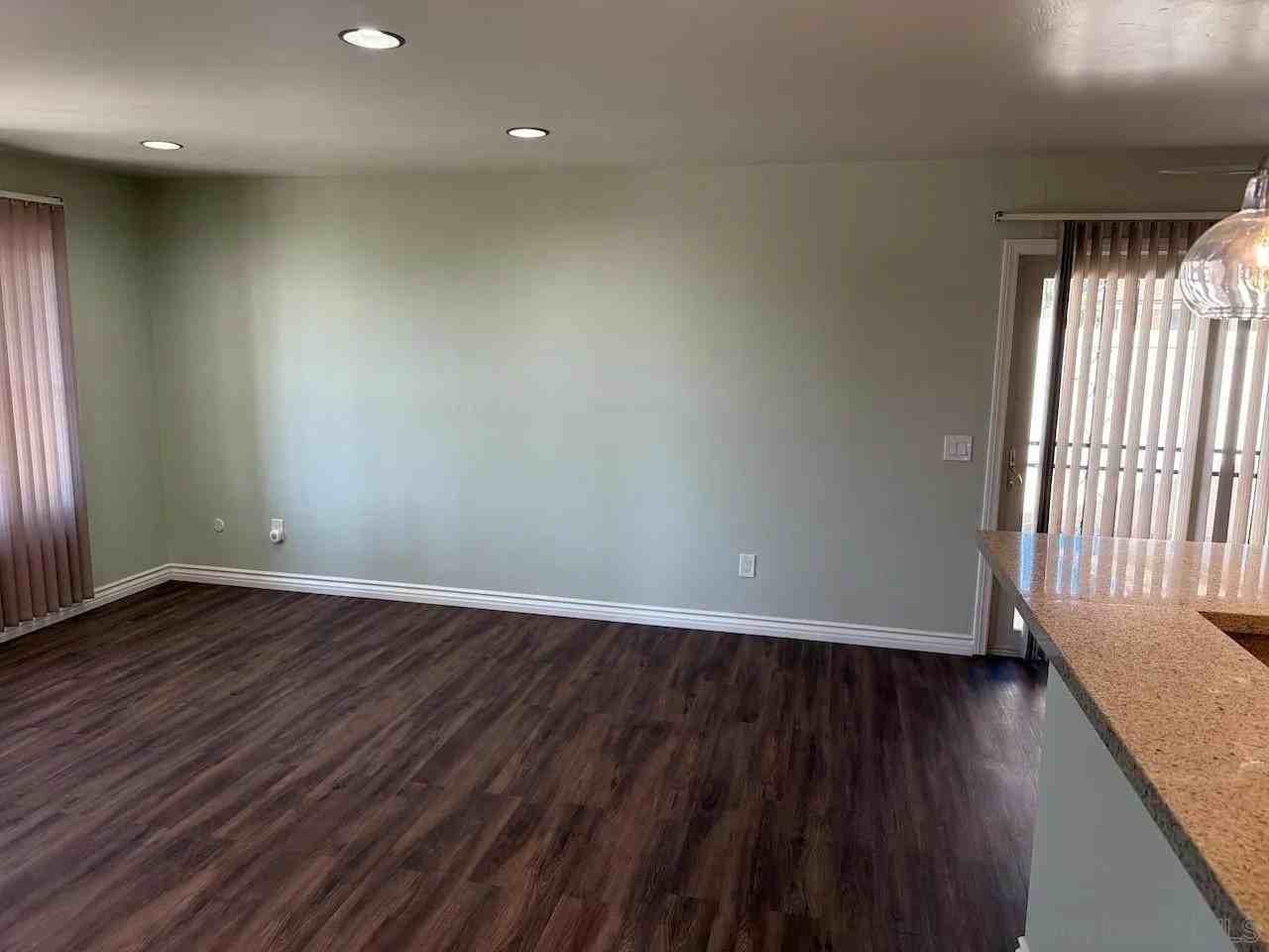 8119 Paradise Valley Ct - Photo 6 of 23