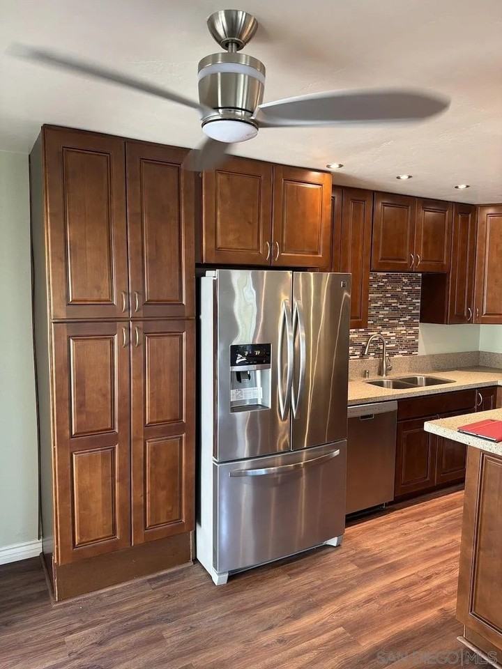 8119 Paradise Valley Ct - Photo 7 of 23