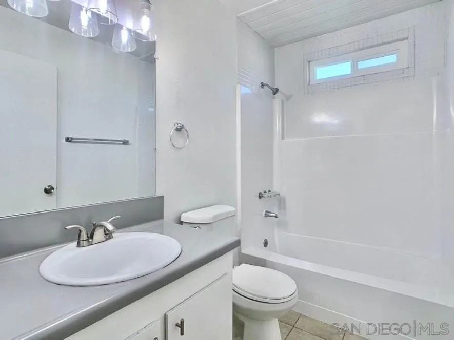 1496 Oakdale Ave #2 - Photo 3 of 5