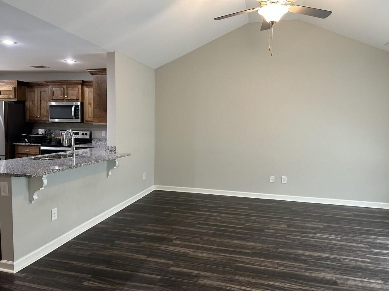 610 Constitution Dr - Photo 5 of 32