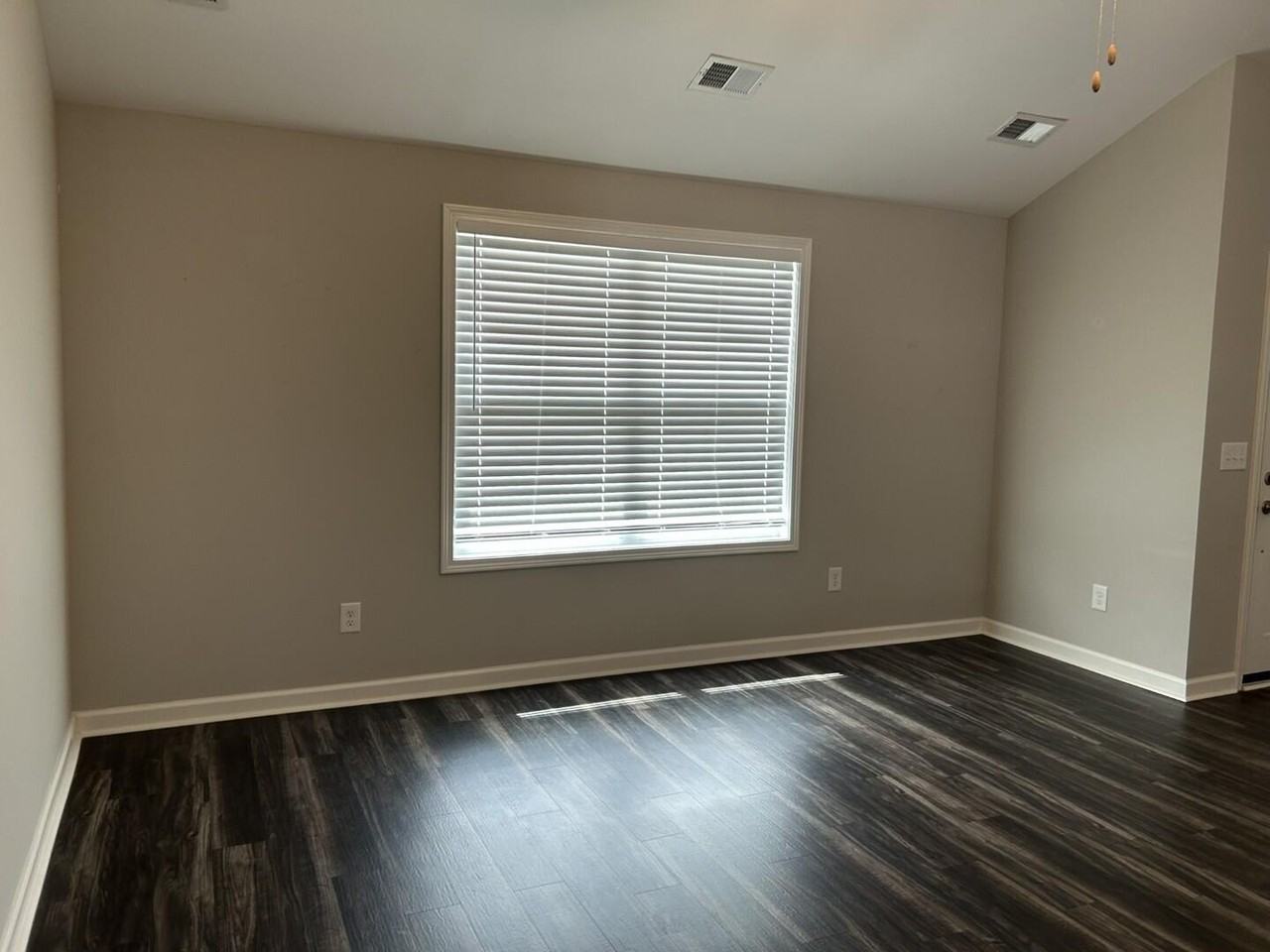 610 Constitution Dr - Photo 7 of 32