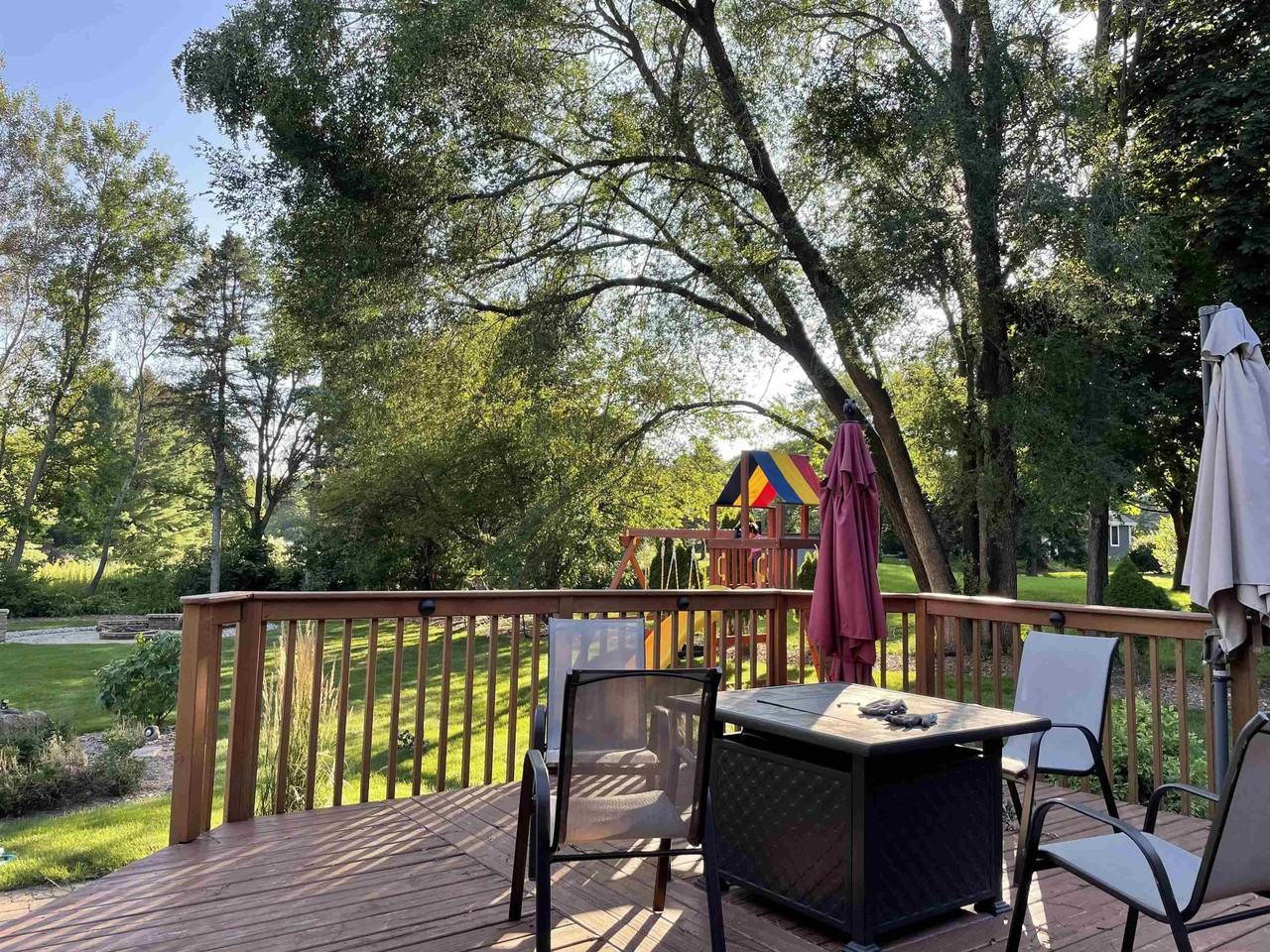 6221 Old Middleton Rd - Photo 2 of 12