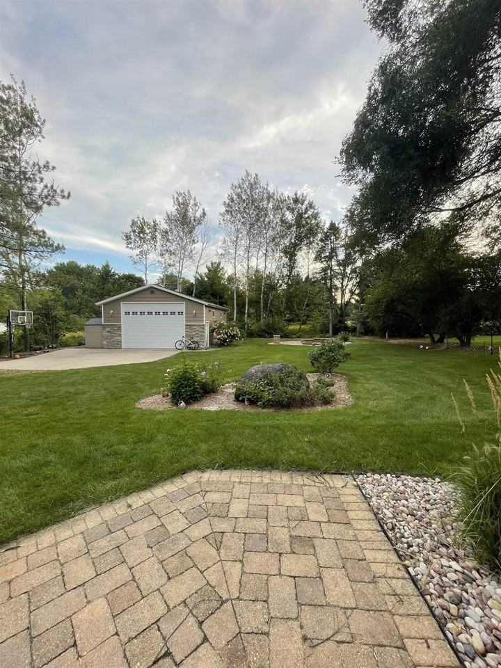 6221 Old Middleton Rd - Photo 3 of 12