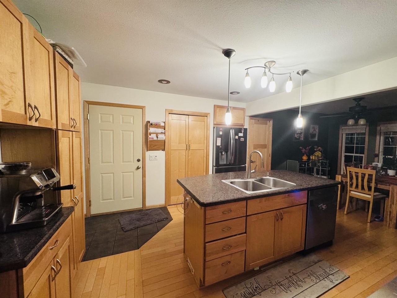 6221 Old Middleton Rd - Photo 5 of 12