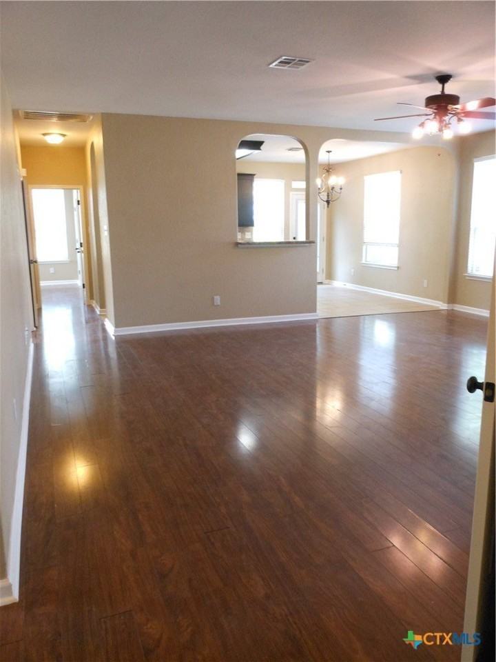 2242 Lakeline Dr - Photo 4 of 28