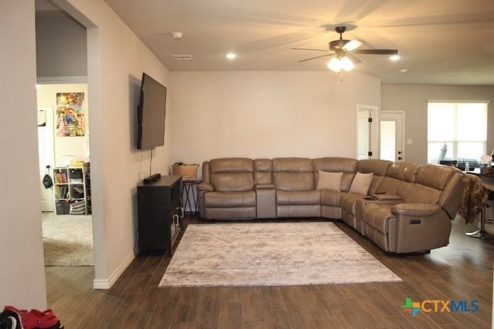 3006 Hedwig St - Photo 5 of 14