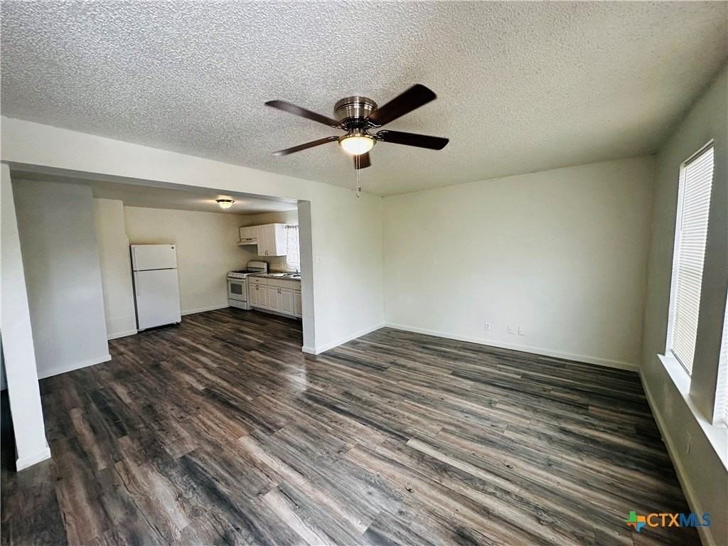 714 S River St #A - Photo 2 of 10