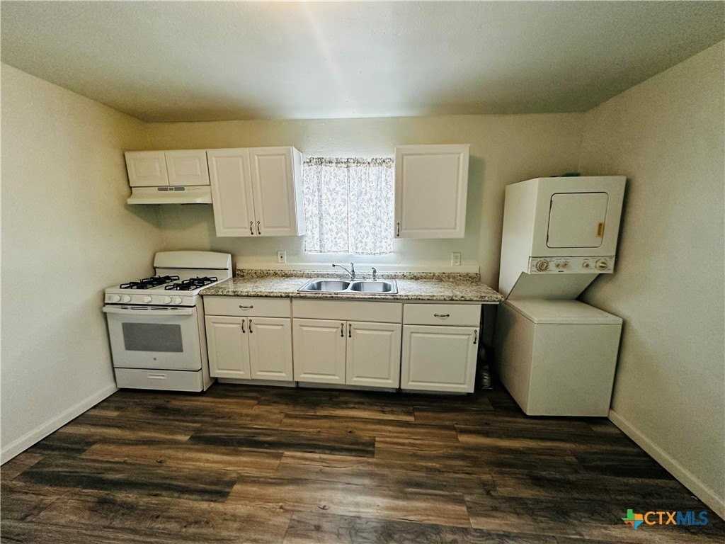 714 S River St #A - Photo 4 of 10