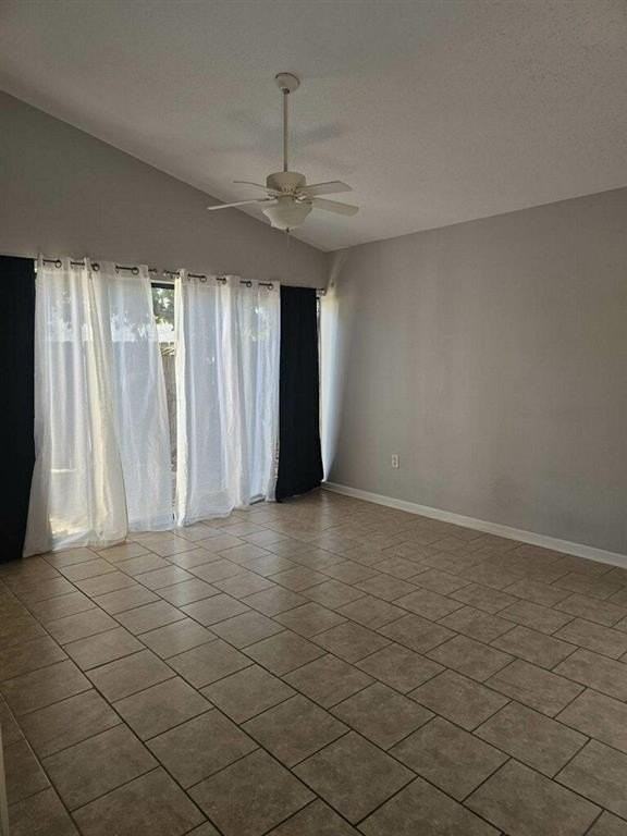 1705 Fox Run Dr - Photo 4 of 5