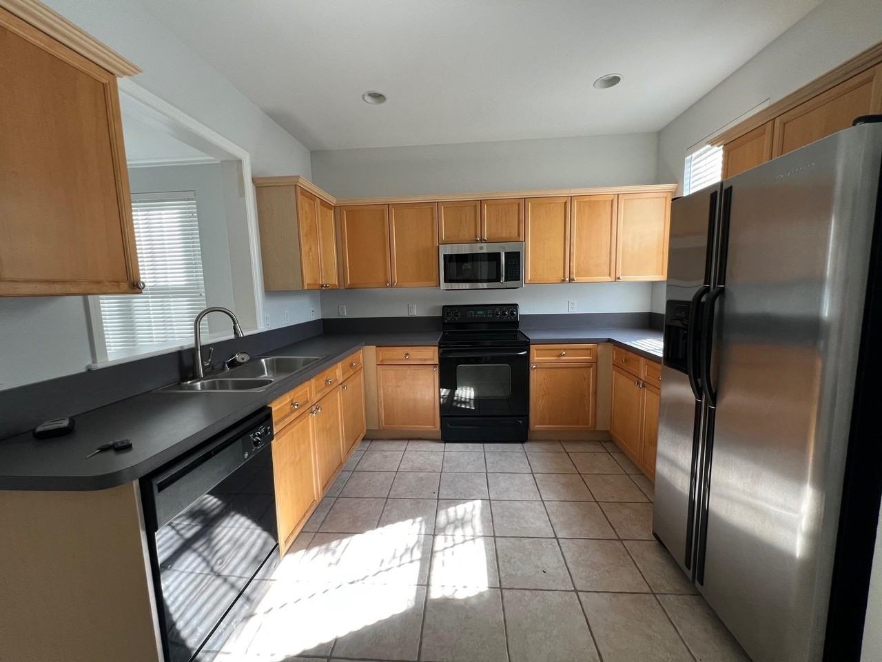 3676 Biltmore Ave - Photo 4 of 19