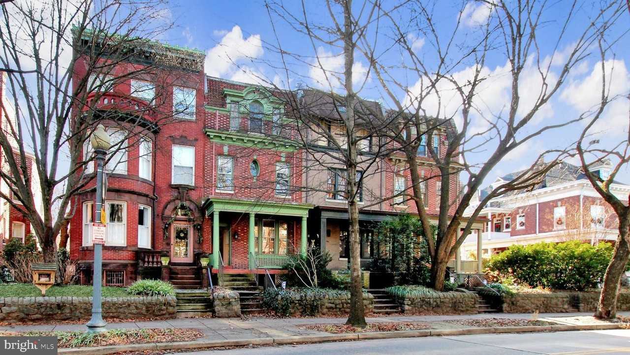 1756 Park Rd Nw - Photo 2 of 50