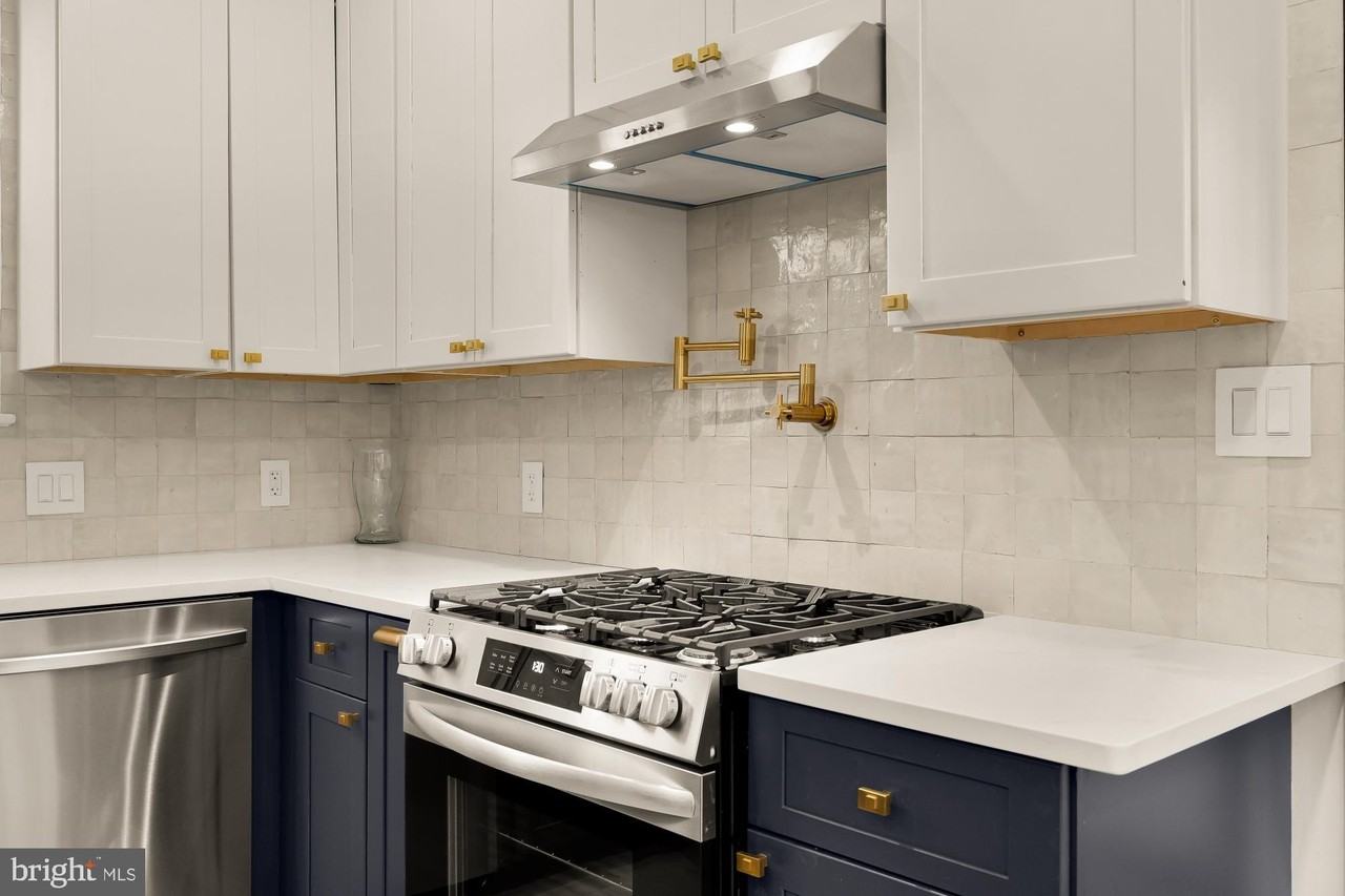 3422 Pennsylvania Ave Se - Photo 6 of 50