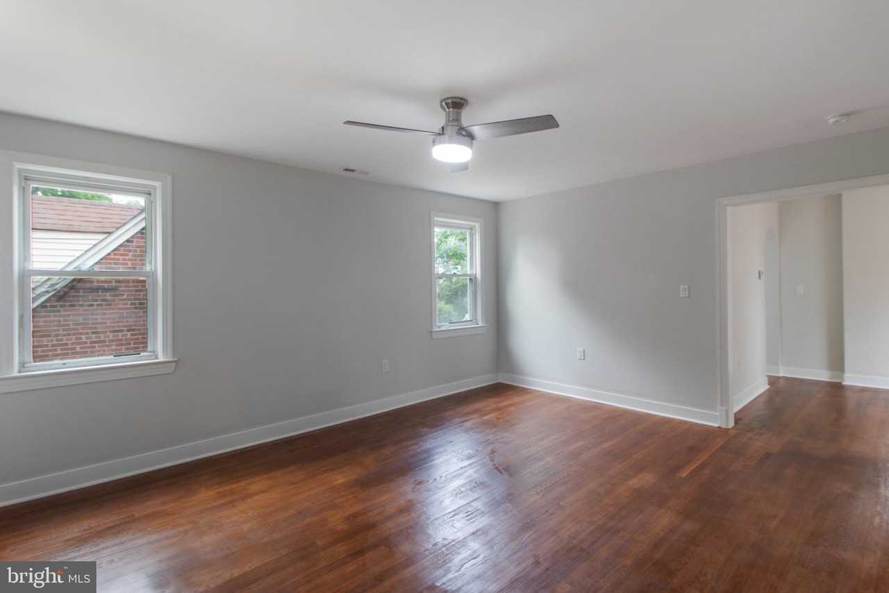 6011 N Dakota Ave Nw #C - Photo 4 of 15