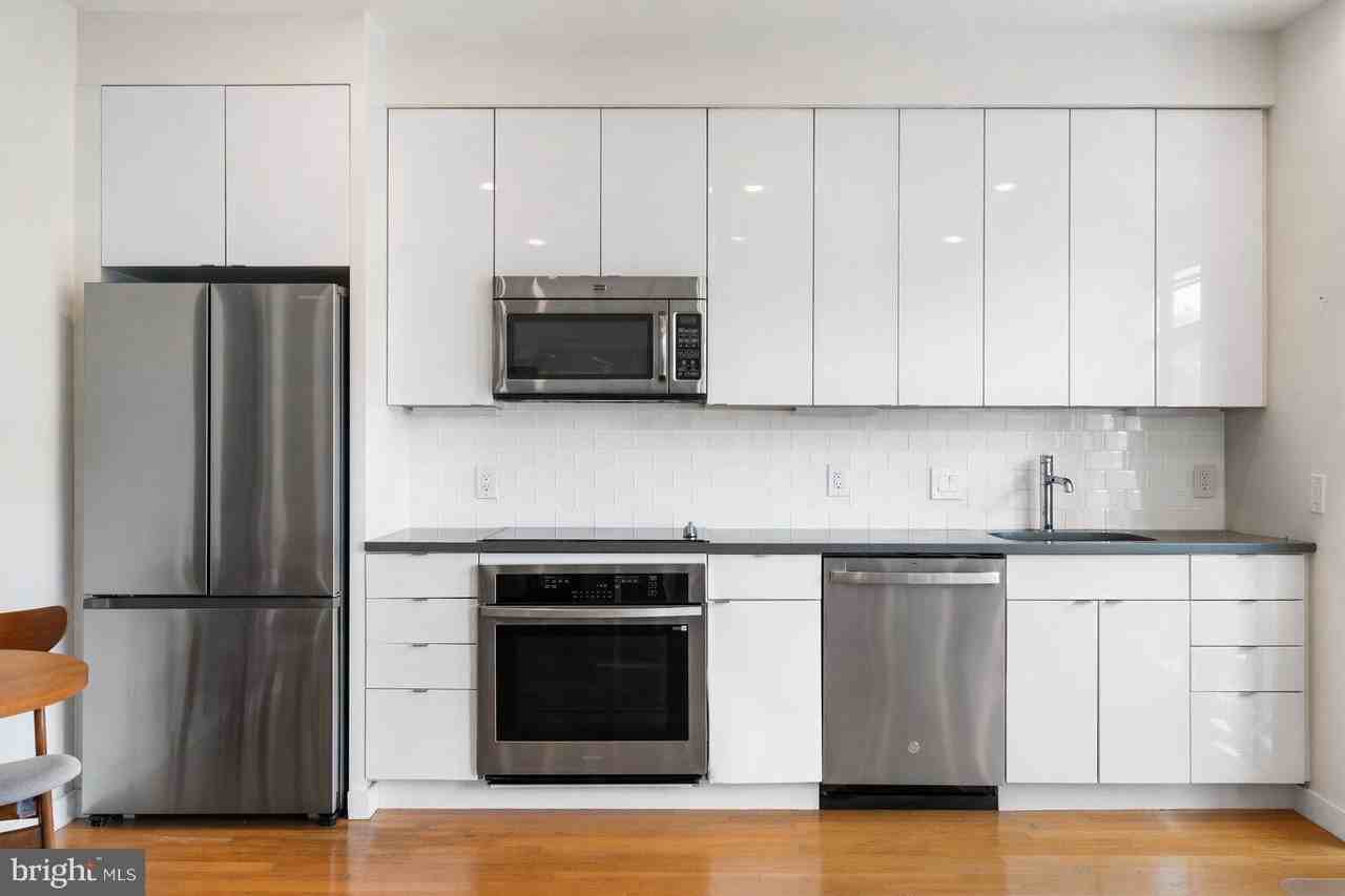 435 R St Nw #205 - Photo 2 of 17