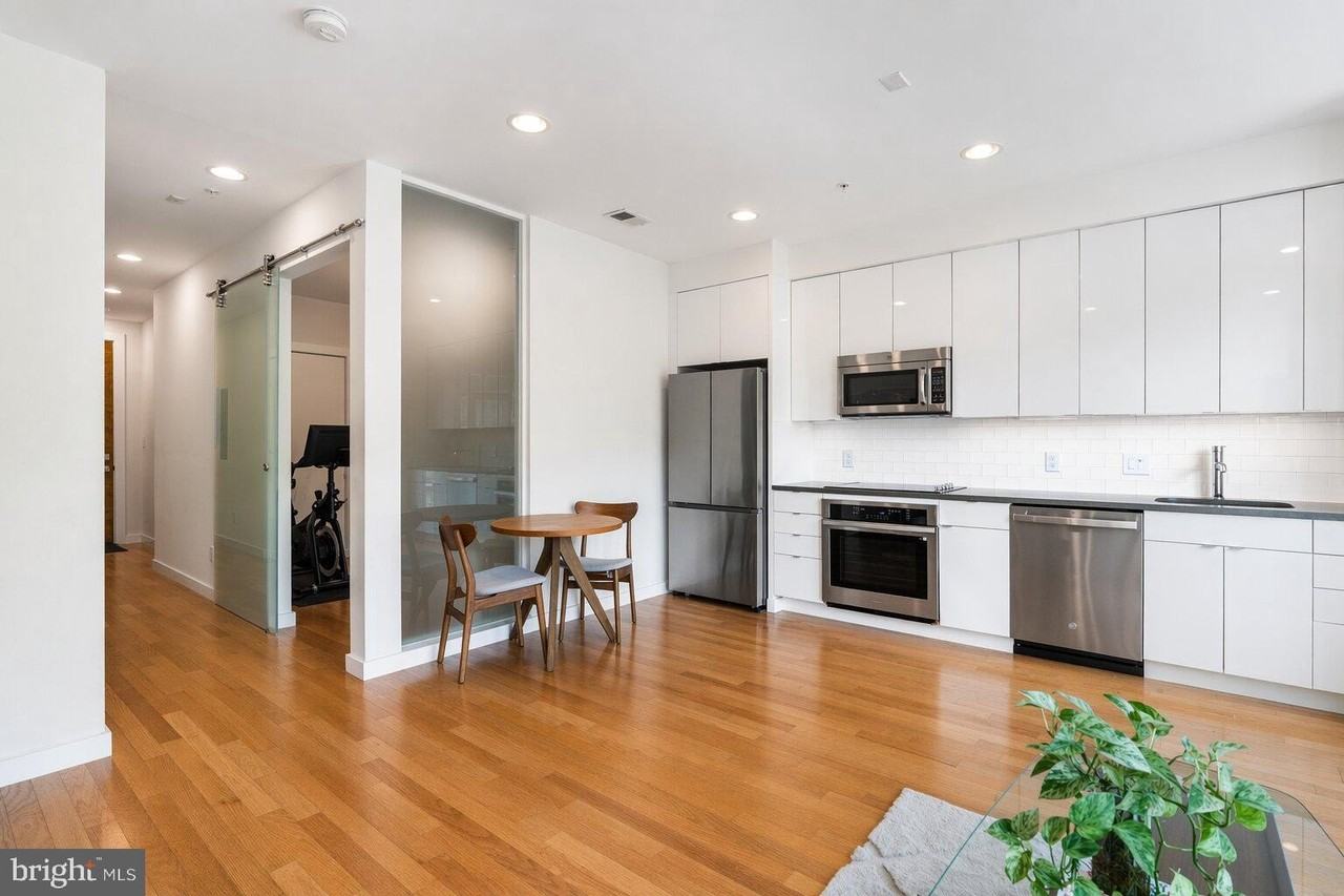 435 R St Nw #205 - Photo 3 of 17