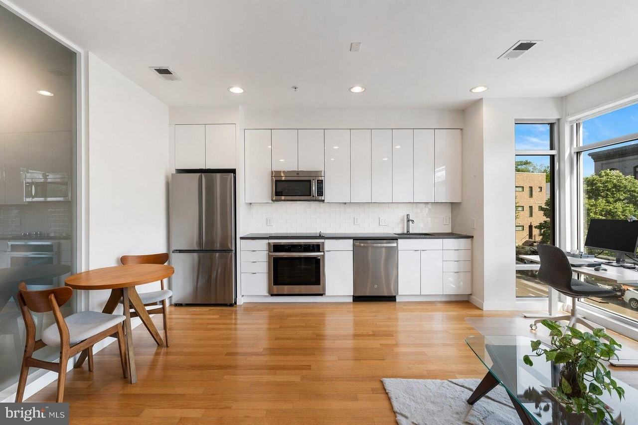 435 R St Nw #205 - Photo 4 of 17