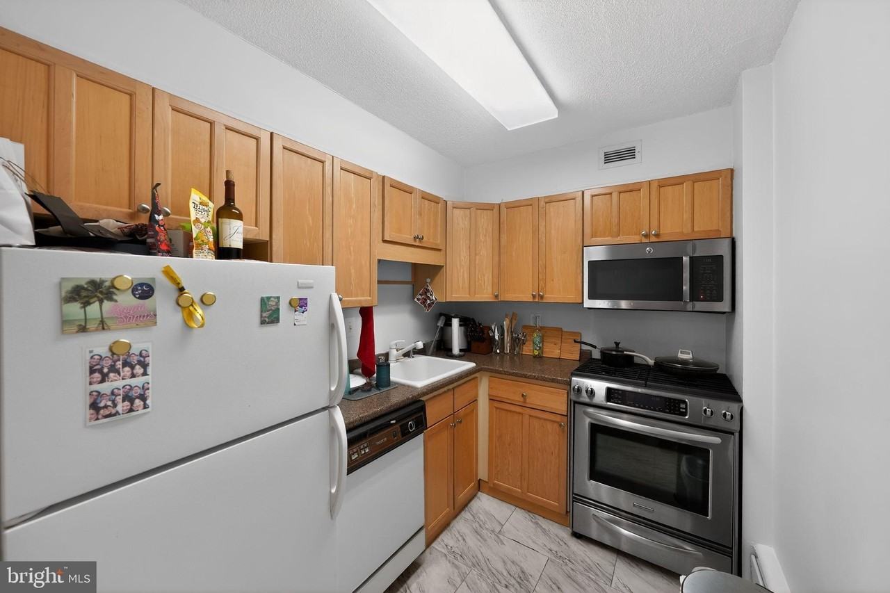 429 N St Sw #S210 - Photo 3 of 16
