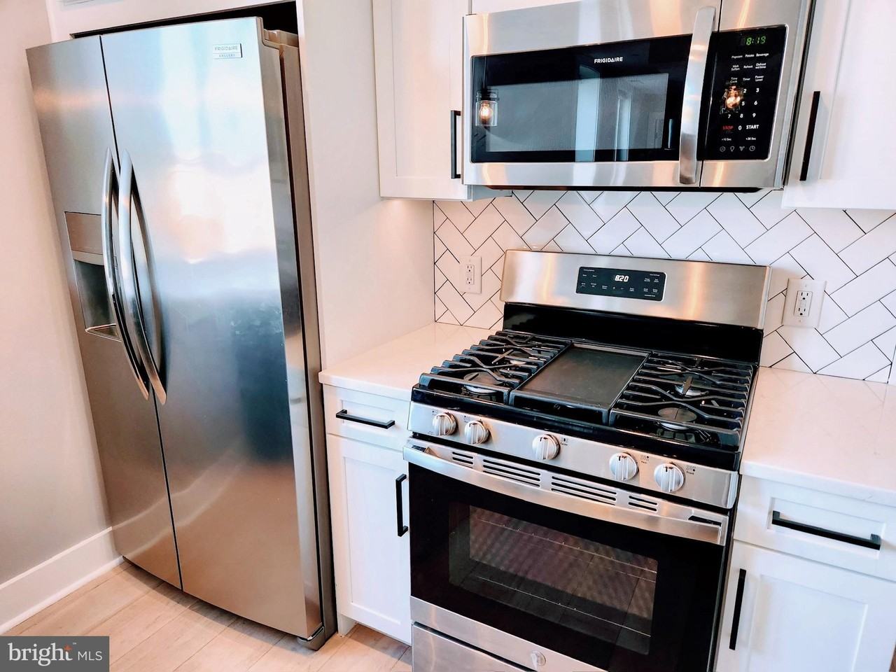 1915 H St Ne - Photo 3 of 14