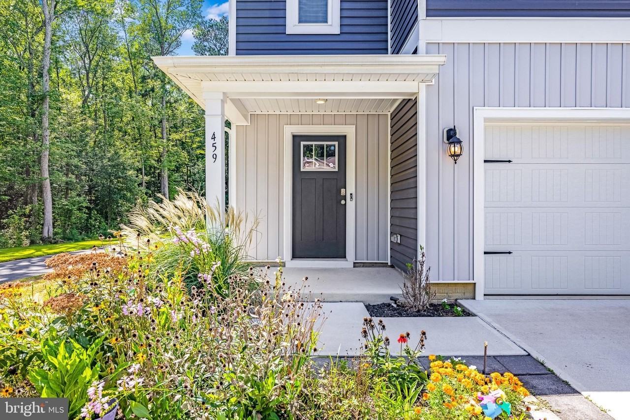 459 Currant Cir - Photo 3 of 39