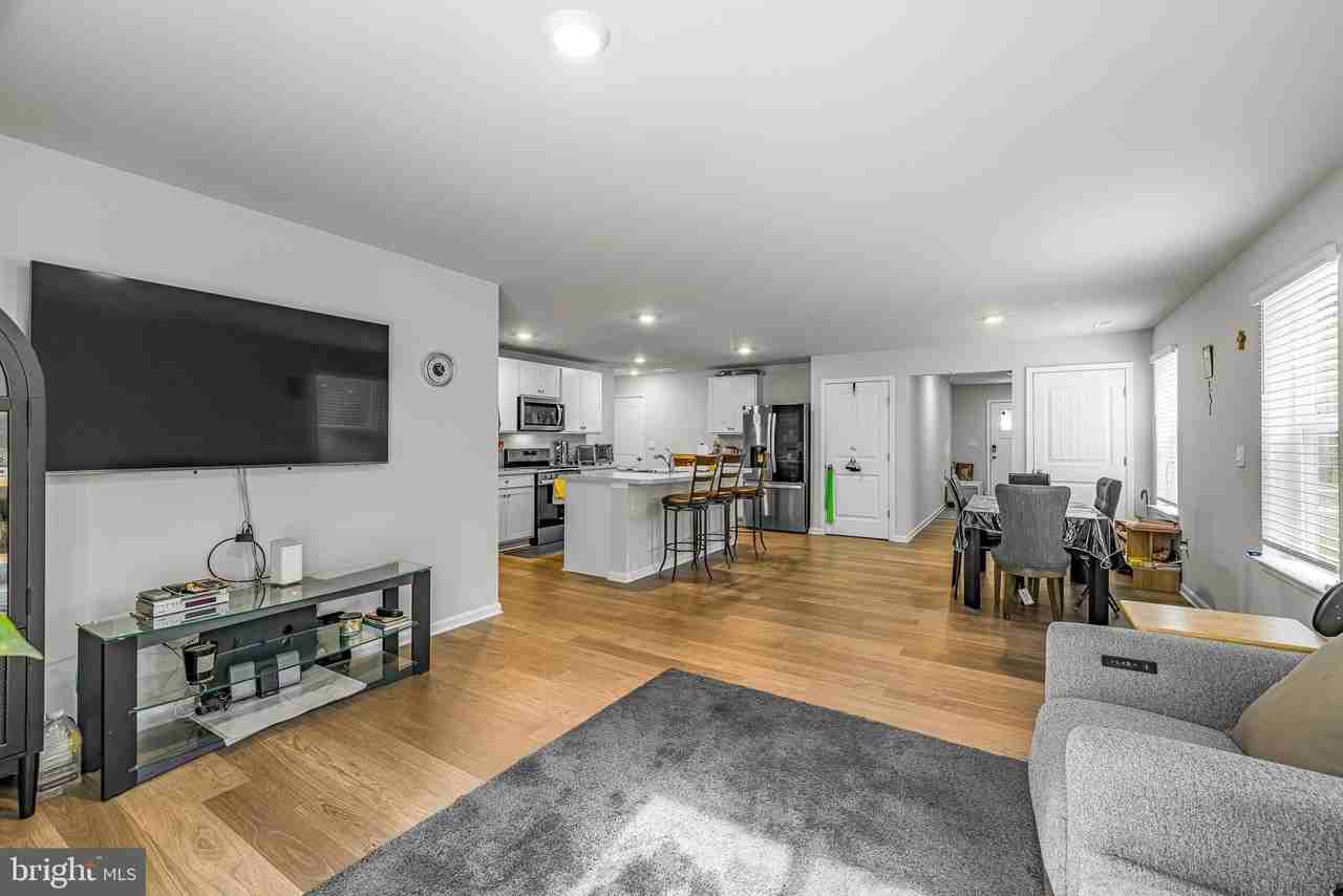 459 Currant Cir - Photo 4 of 39