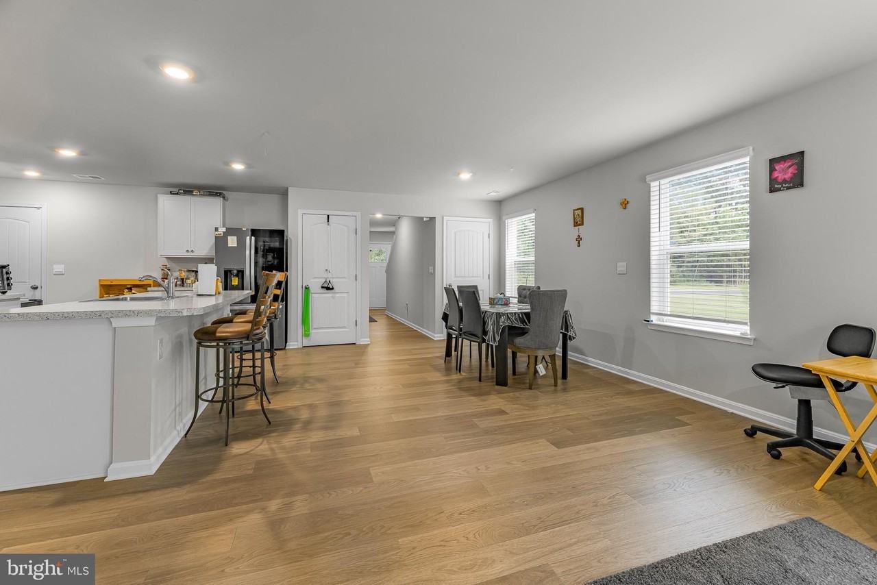 459 Currant Cir - Photo 5 of 39