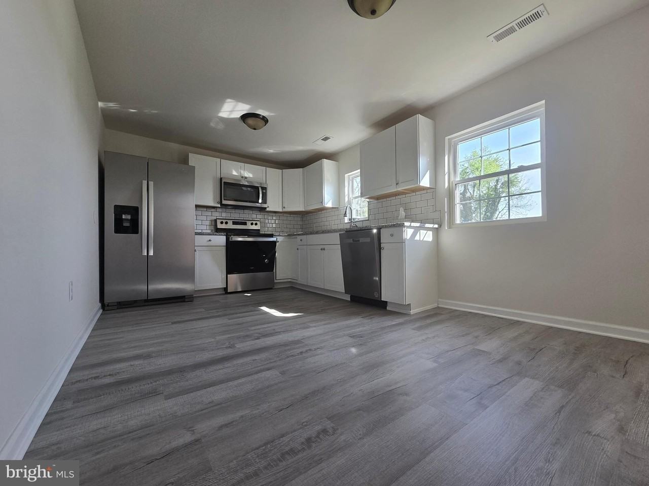 34 S Main St - Photo 7 of 41