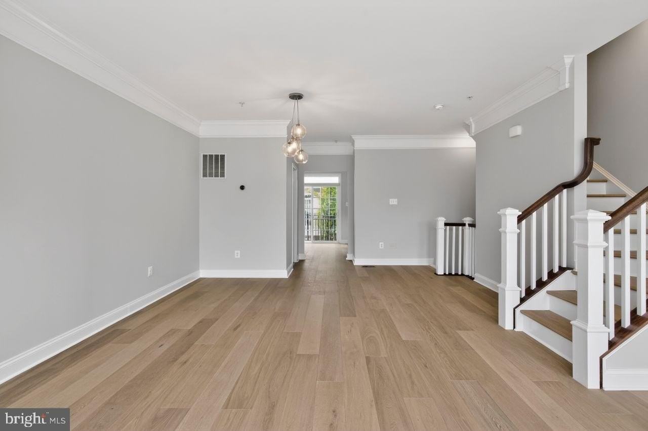 89 Southgate Ave - Photo 6 of 36