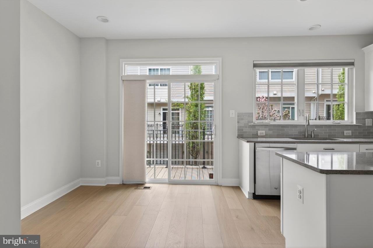 89 Southgate Ave - Photo 7 of 36