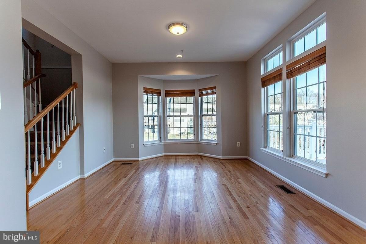 1603 Durham Way - Photo 5 of 28