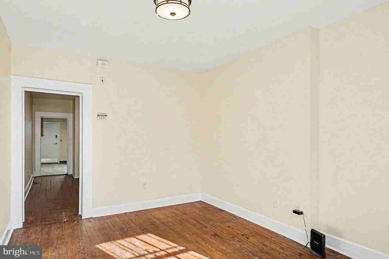 229 S Fremont Ave - Photo 4 of 21