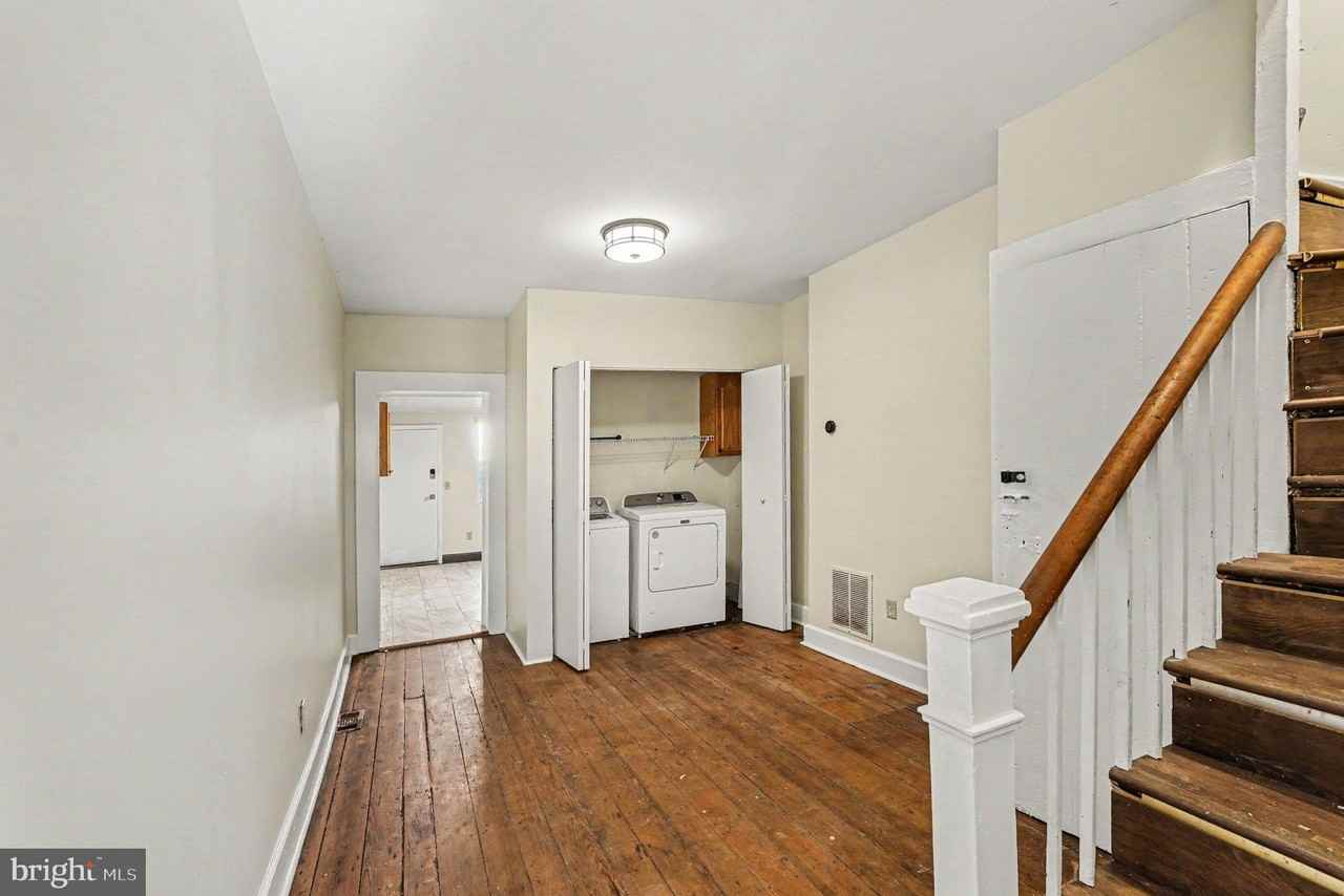 229 S Fremont Ave - Photo 5 of 21